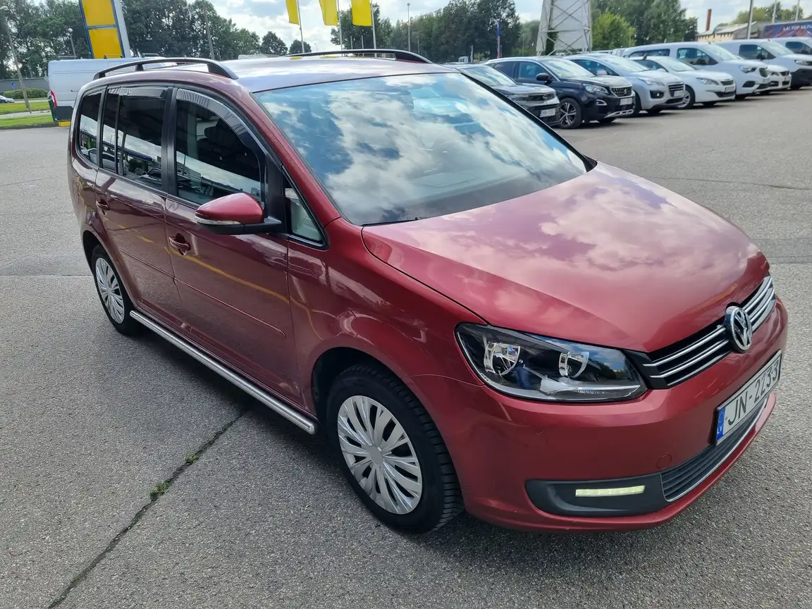 VOLKSWAGEN TOURAN
