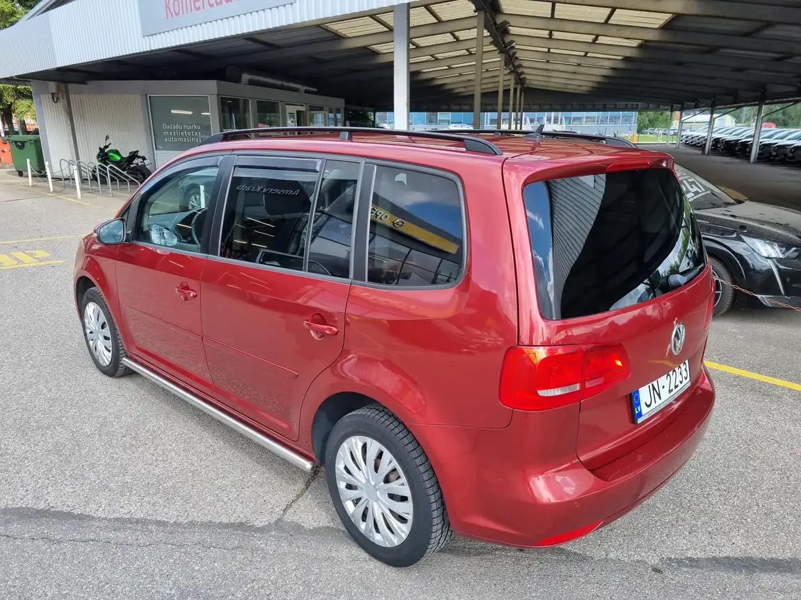 VOLKSWAGEN TOURAN