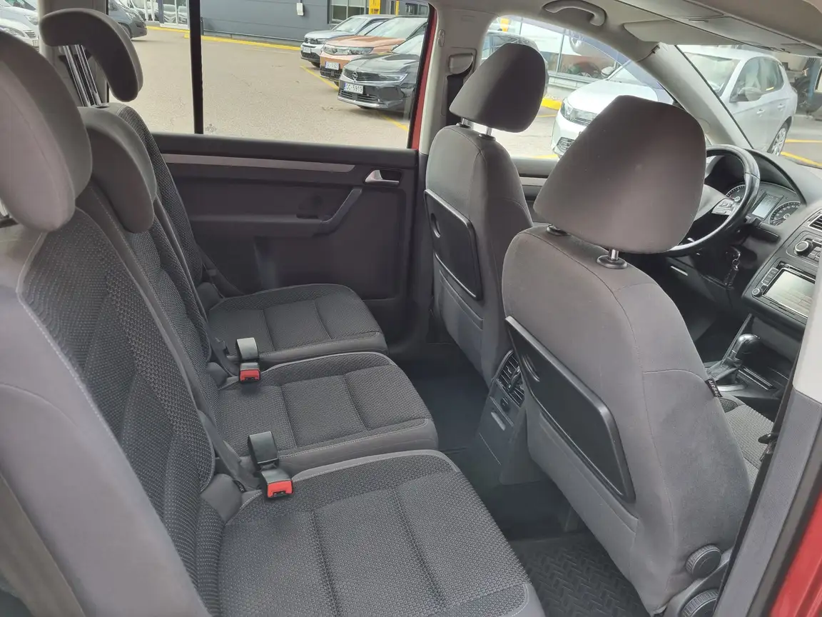VOLKSWAGEN TOURAN