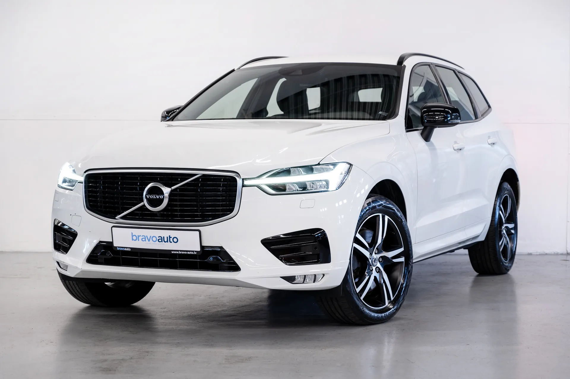 Volvo XC 60 2.0 (140kW) FWD AT, 101 976 km - Джип - 2019 - 101976 км - 2.0  л - Автоматическая - FWD 29.990 €